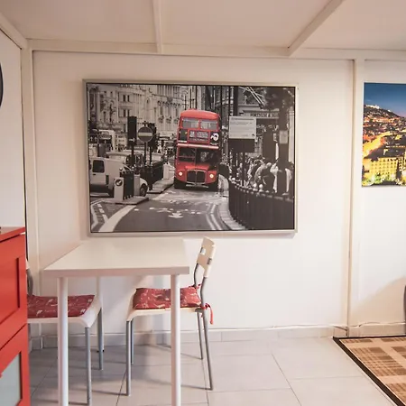 Metropolitan Station Lift Nápoles